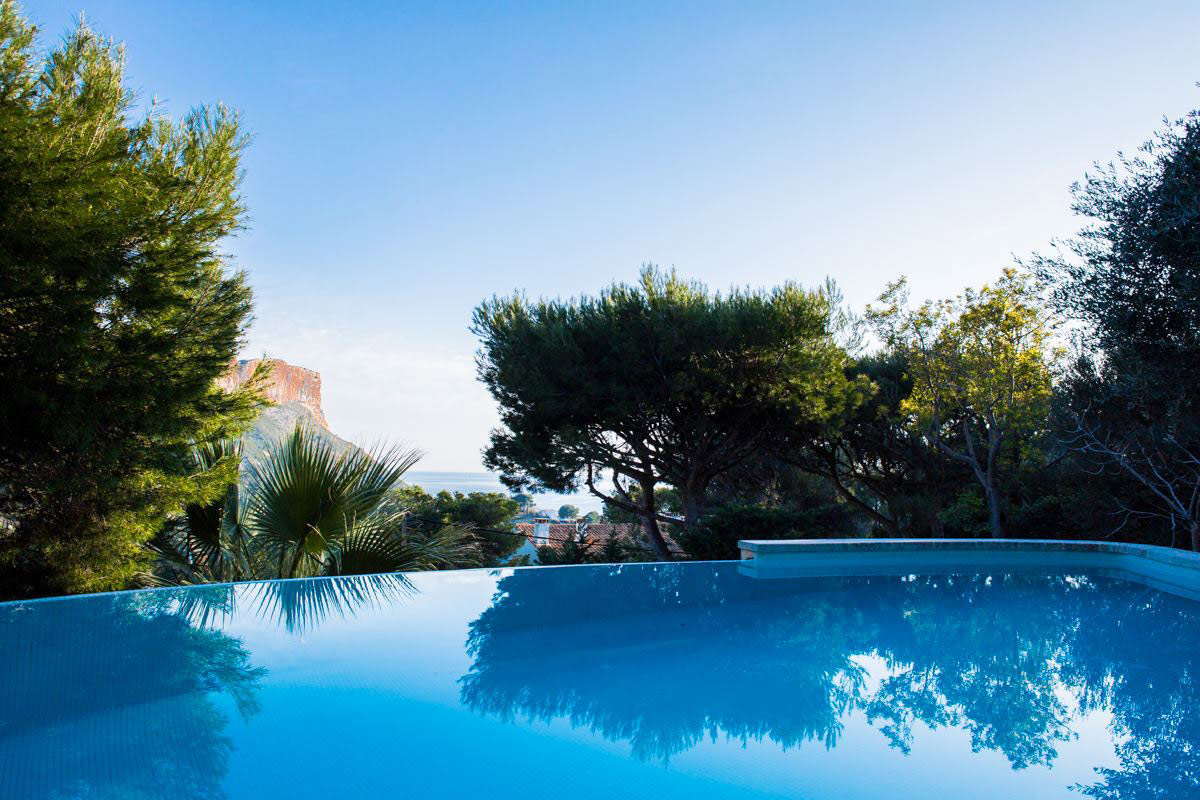 La piscine à débordement